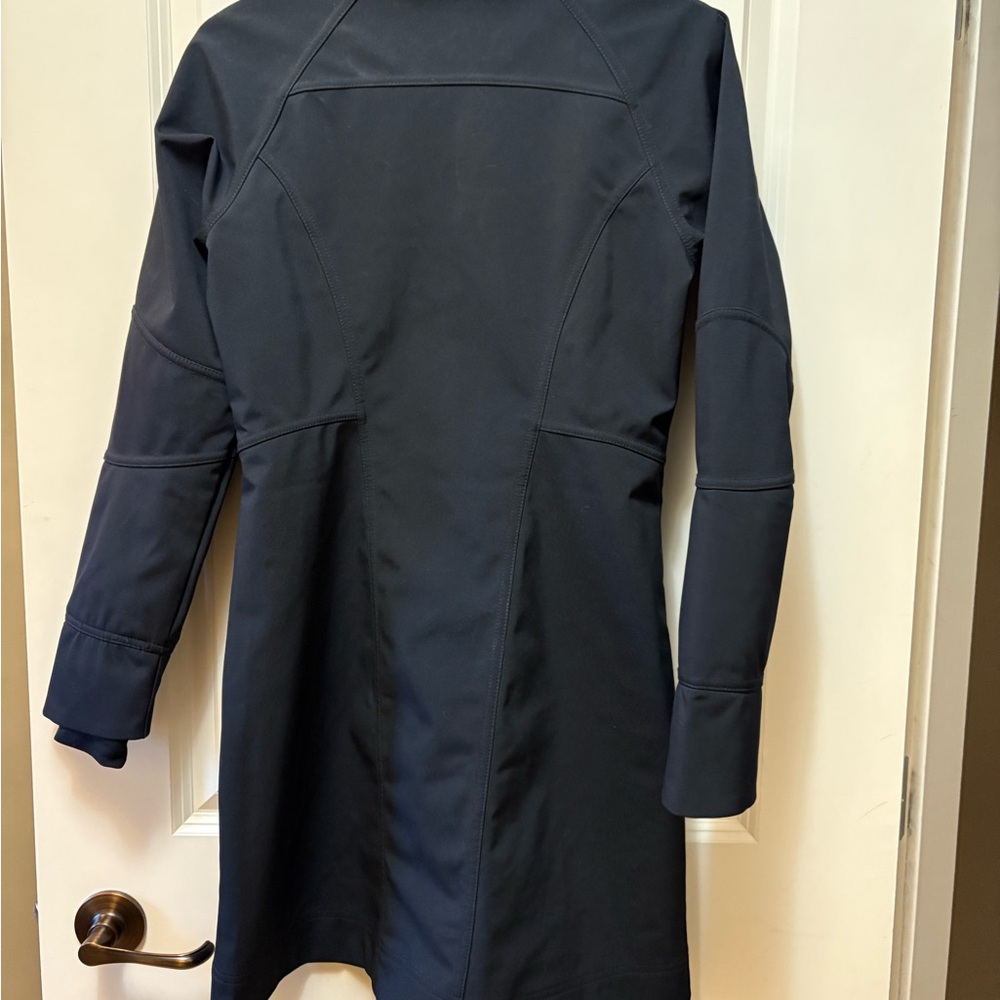 Columbia Women’s stylish black rain coat - Picture 2 of 4